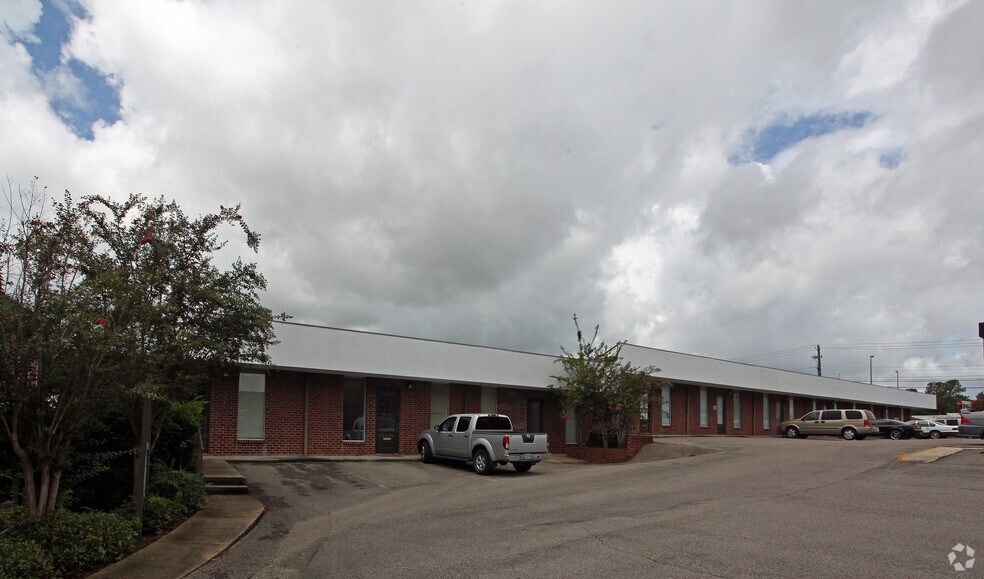 More Photos Of 3737 Government Blvd, Mobile Unknown For Lease