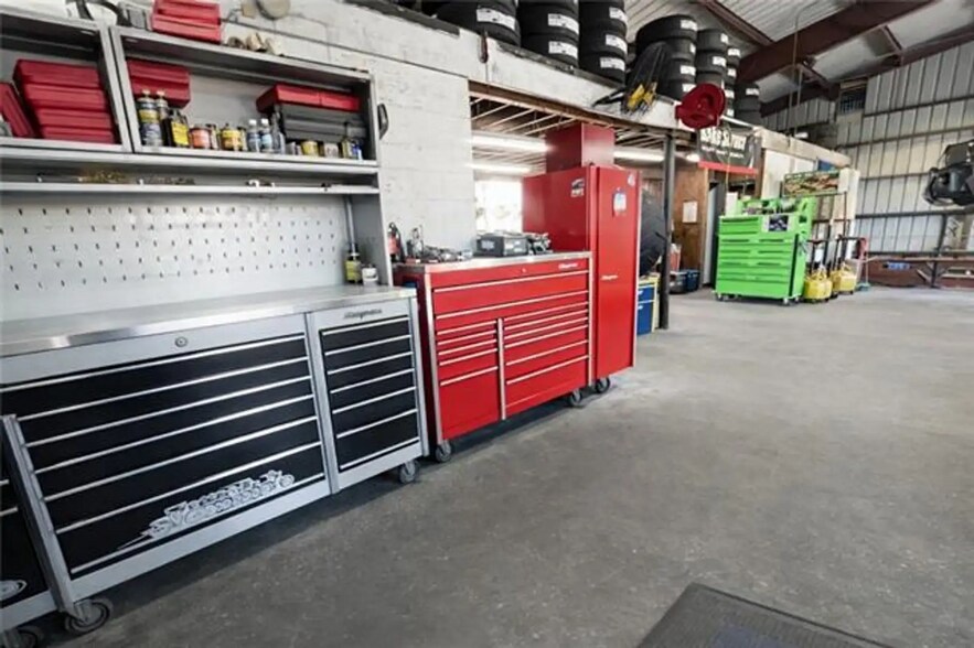 More Photos Of 7650 LA- 23, Belle Chasse General Retail For Sale