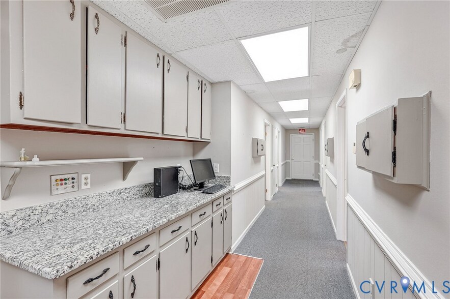 More Photos Of 10806 Rives Ave, Mc Kenney Medical For Sale