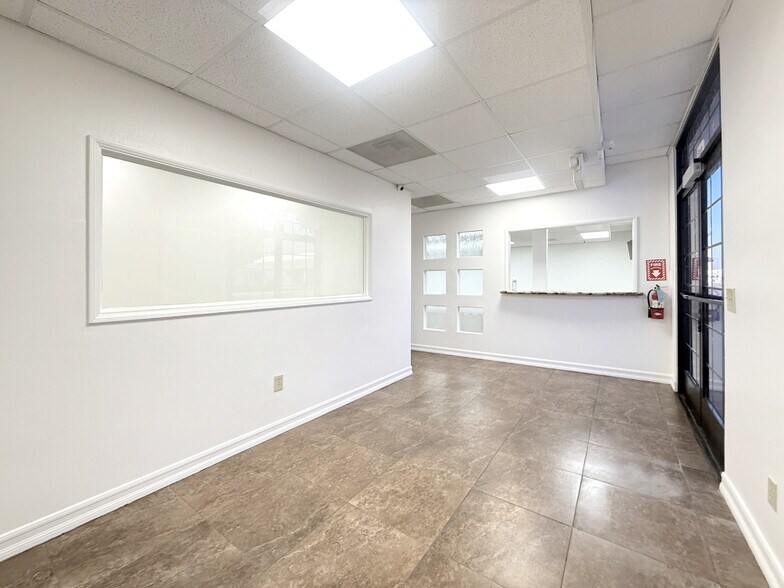 More Photos Of 248-250 E Rowland St, Covina Office For Lease