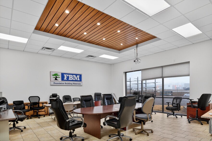 More Photos Of 2605 & 2609 S Carolyn Ave, Sioux Falls Industrial For Lease