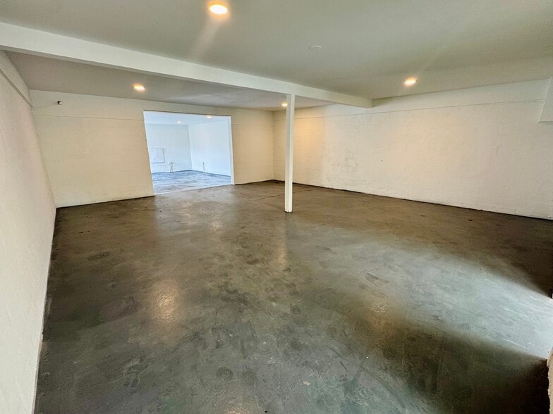 More Photos Of 7300 Beulah St, Alexandria General Retail For Lease