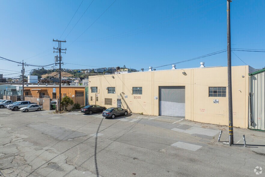 More Photos Of 2025-2035 Newcomb Ave, San Francisco Warehouse For Lease