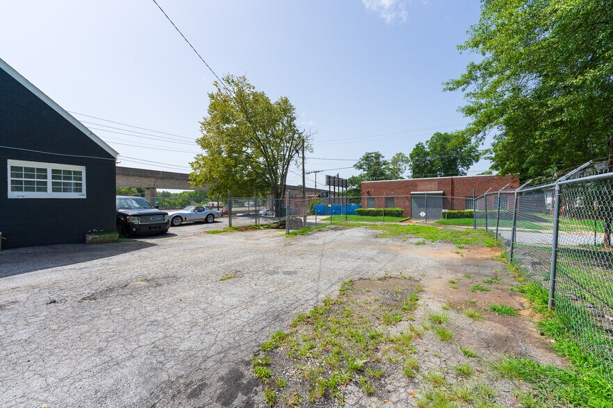 More Photos Of 1181 SW Lee St, Atlanta Office For Sale