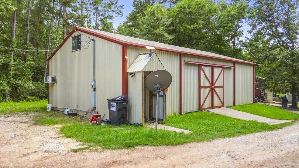 More Photos Of 2620 Interstate 45 S, New Waverly Warehouse For Sale