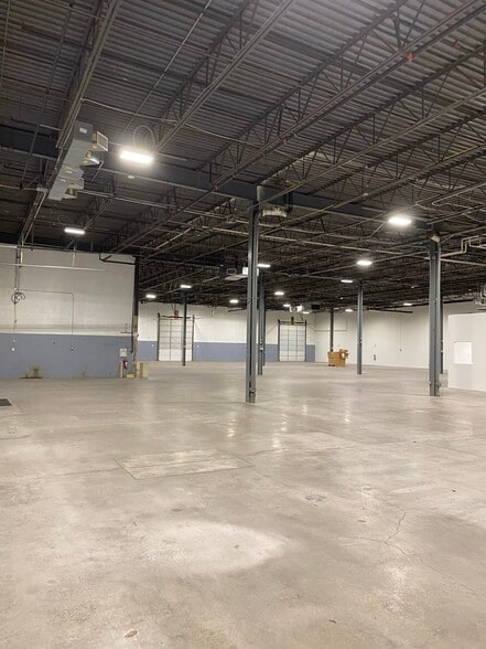 More Photos Of 91 Colin Dr, Holbrook Distribution For Lease