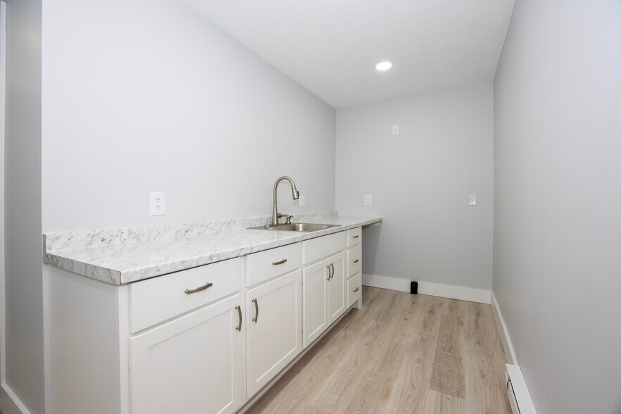More Photos Of 3287 Dover Rd, Wooster Storefront Retail Office For Lease