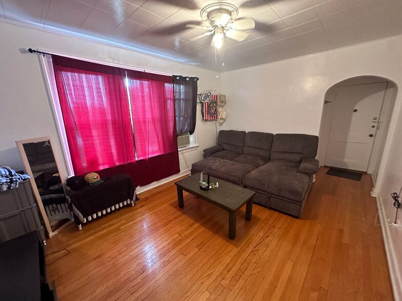 More Photos Of 10856 S Avenue D, Chicago Apartments For Sale