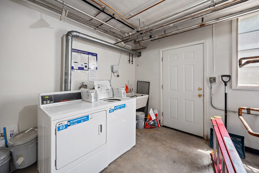 More Photos Of 1518 N Wahsatch Ave, Colorado Springs Apartments For Sale
