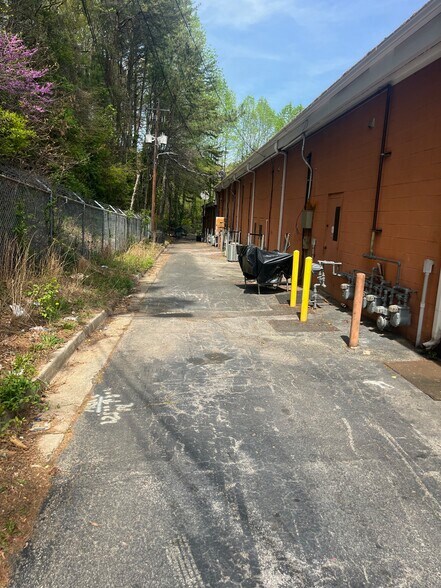 More Photos Of 414 N Hairston Rd, Stone Mountain Freestanding For Sale