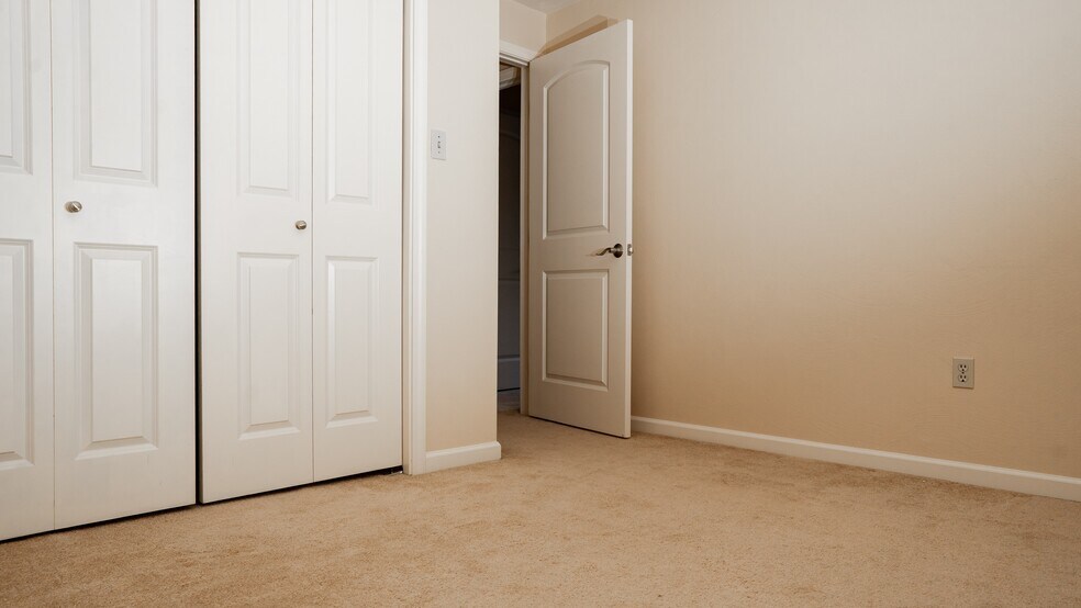 More Photos Of 113-114 Noble Vista Dr, Greensburg Apartments For Sale