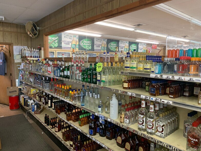 More Photos Of 3101-3103 Columbus Rd, Macon-Bibb Convenience Store For Sale