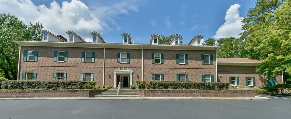 Primary Photo Of 300 Silver Cedar Ct, Chapel Hill Medical For Sale