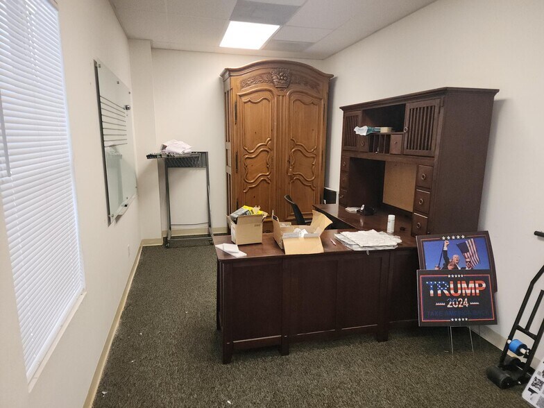 More Photos Of 1007 NE 7th Ter, Cape Coral Warehouse For Sale