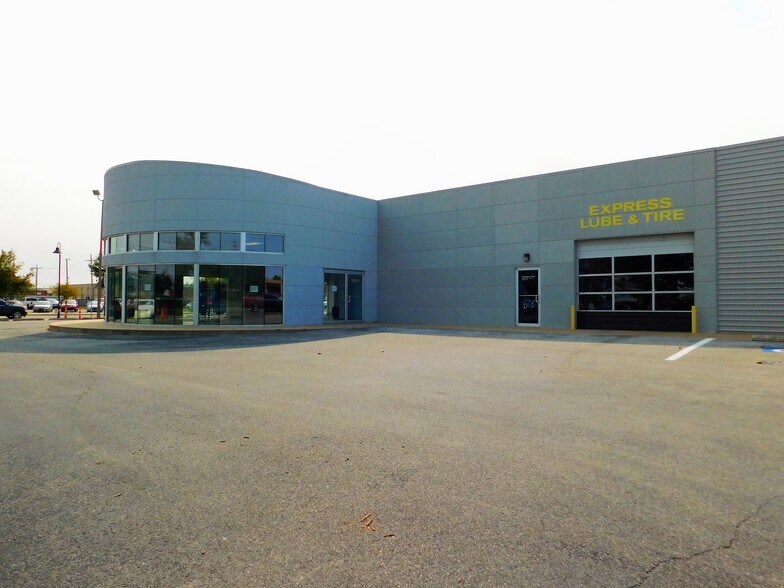 More Photos Of 202 W Gore Blvd, Lawton Auto Dealership For Sale