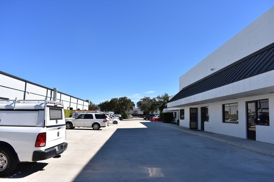 More Photos Of 3599 23rd Ave S, Lake Worth Light Distribution For Lease
