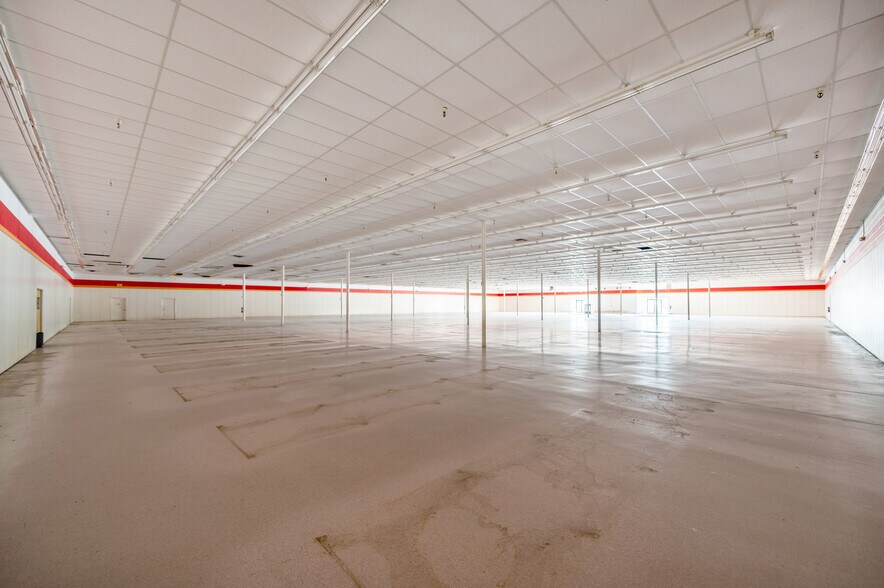 More Photos Of 1005-1027 N Pine St, Deridder Unknown For Lease