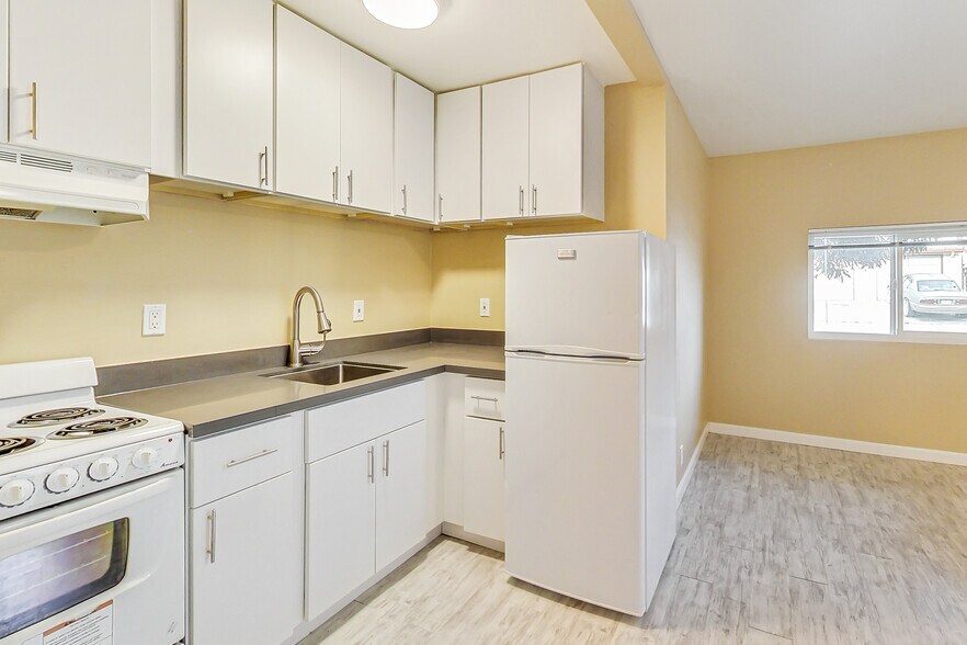 More Photos Of 3257 Delaware St, Oakland Apartments For Sale