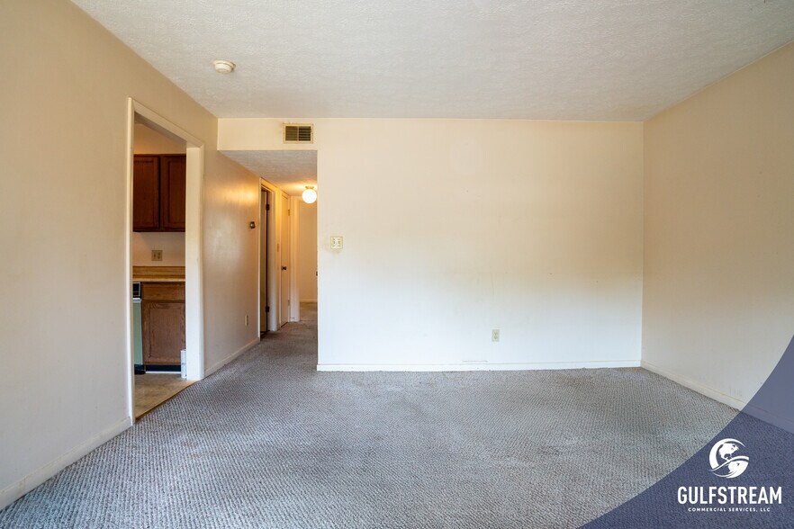 More Photos Of 5704 Old Highway 54, Philpot Apartments For Sale