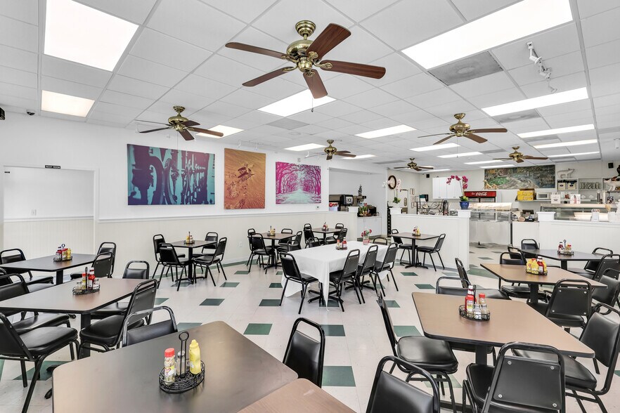More Photos Of 114 Horizon Park Dr, Savannah Restaurant For Sale