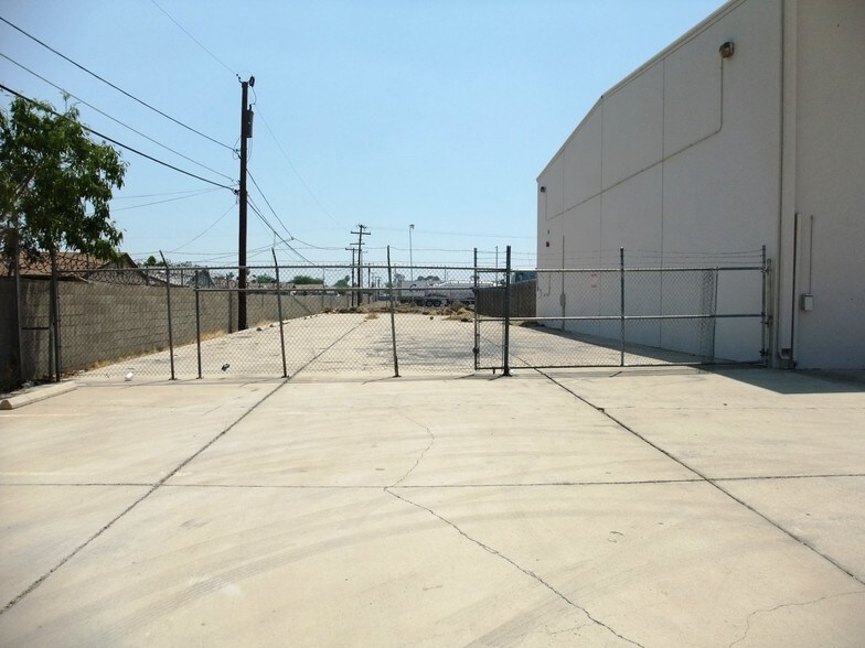 More Photos Of 3636 W Buckeye Rd, Phoenix Warehouse For Lease