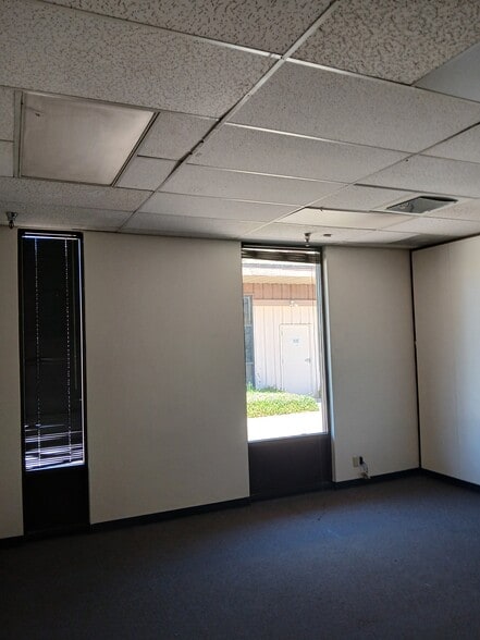 More Photos Of 6200 Lake Ming rd, Bakersfield Office For Lease