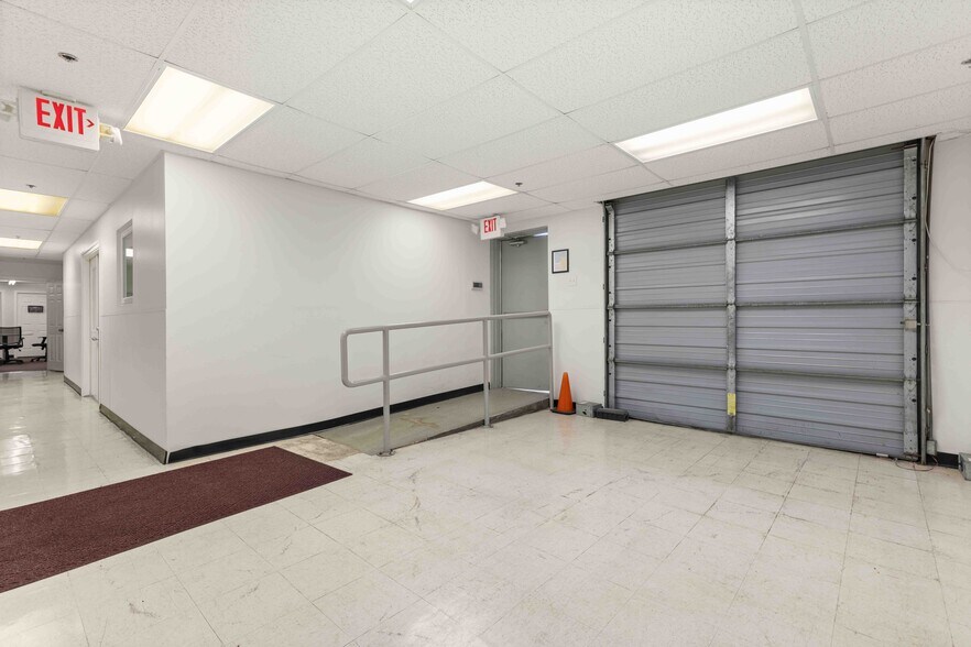 More Photos Of 909 Shaver St, Pasadena Manufacturing For Lease