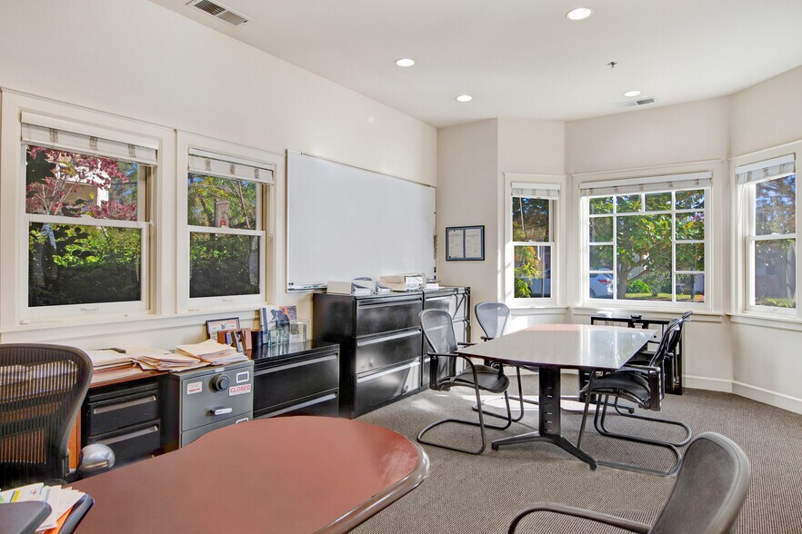 More Photos Of 561-589 1st St W, Sonoma Loft Creative Space For Lease