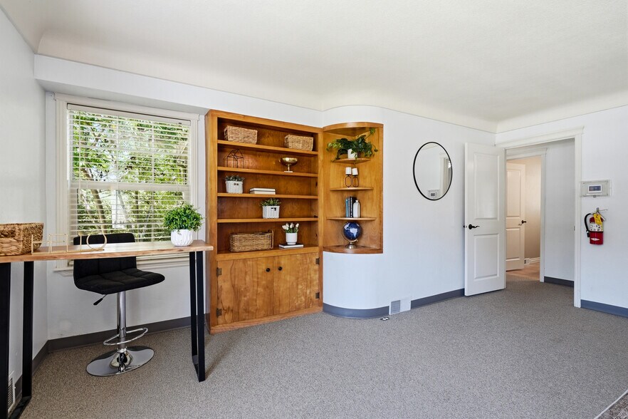 More Photos Of 2490 N Locust Grove Rd, Meridian Office For Sale