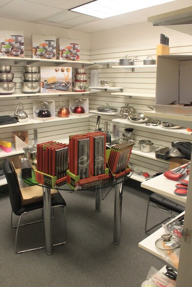 More Photos Of 2475 Hollywood Blvd, Hollywood Office For Lease