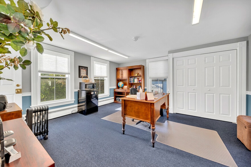 More Photos Of 68 Park St, Andover Office For Sale
