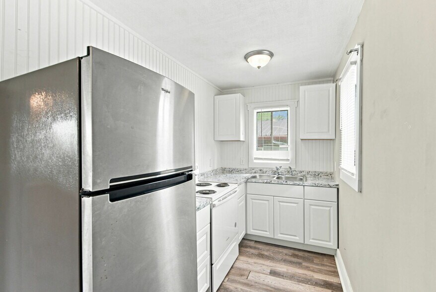 More Photos Of 206 Ferry St, Loudon Multifamily For Sale