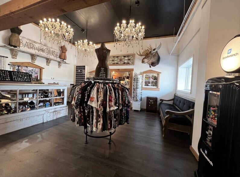 More Photos Of 4034-4036 Grand Blanc Rd, Swartz Creek Freestanding For Sale