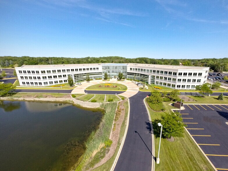 More Photos Of 3000 Lakeside Dr, Bannockburn Office For Lease