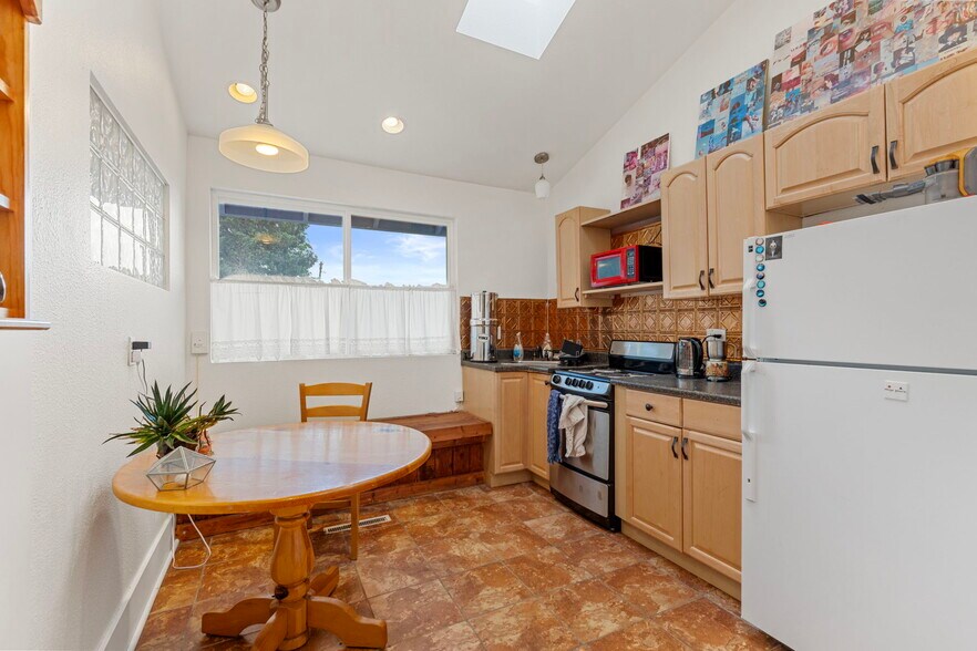 More Photos Of 702 10th Ave, Longmont Office For Sale