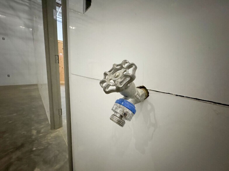 More Photos Of 369 Enterprise Dr, Batesville Industrial For Sale