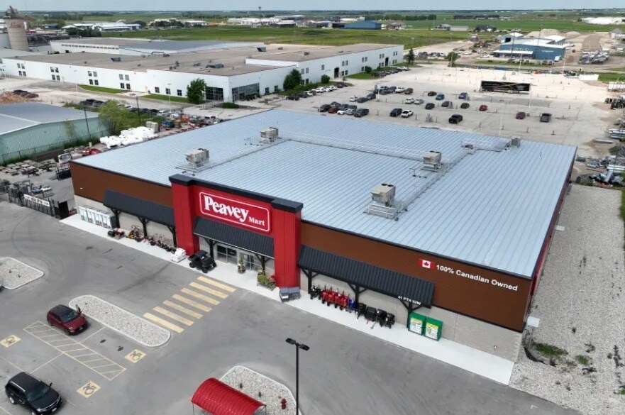 Primary Photo Of 41 Loewen Blvd, Steinbach General Retail For Lease