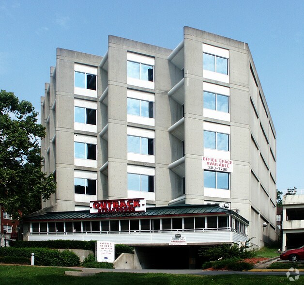 More Photos Of 3212 West End Ave, Nashville Office For Lease
