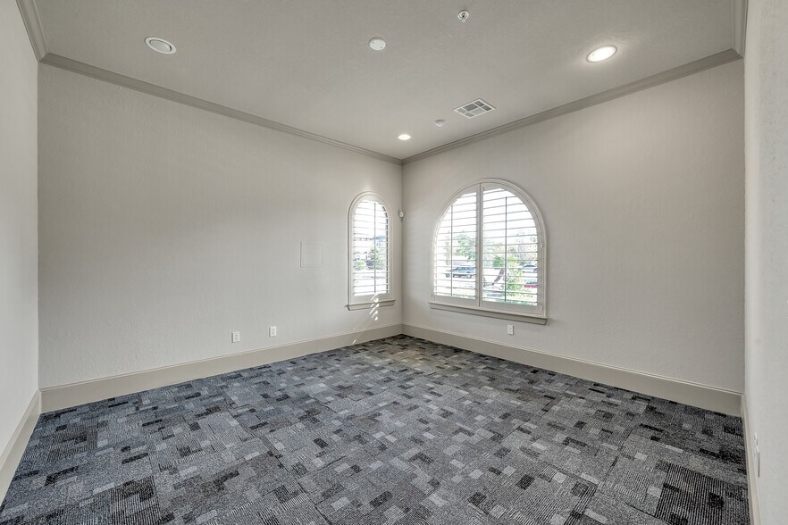 More Photos Of 250 Ed English Rd, Shenandoah Medical For Sale