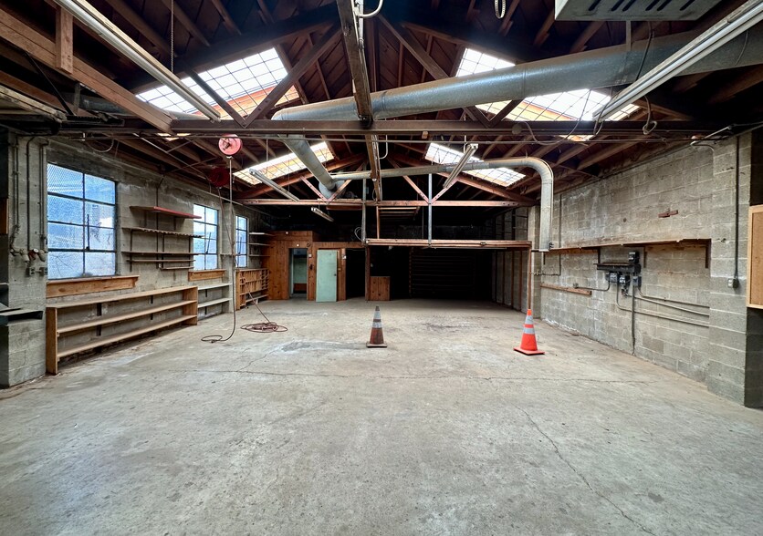 More Photos Of 3615-3617 San Leandro St, Oakland Storefront Retail Residential For Sale