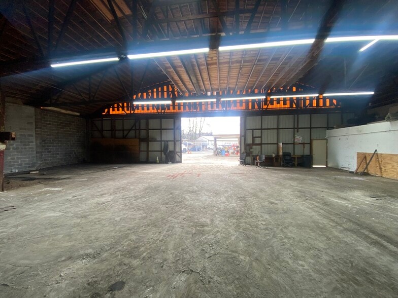 More Photos Of 15193-15207 Marlboro Pike, Upper Marlboro Warehouse For Lease