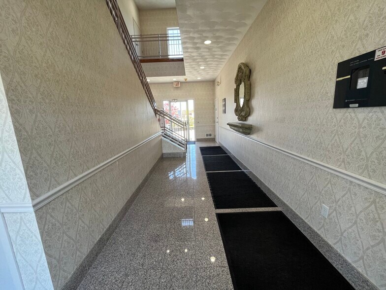 More Photos Of 100 Centerville Rd, Warwick Medical For Lease