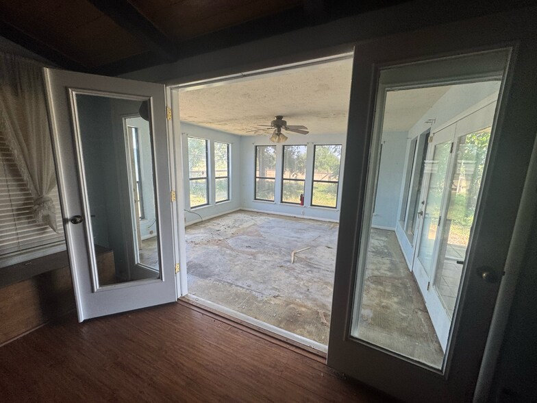 More Photos Of 401 Patriot Way, Georgetown Specialty For Lease