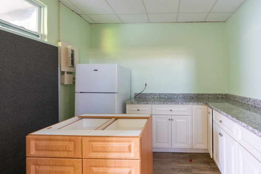 More Photos Of 1569 S Missouri Ave, Clearwater Unknown For Lease