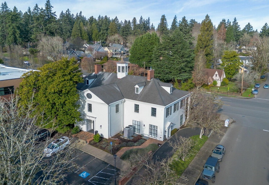 More Photos Of 600 A Ave, Lake Oswego Office For Lease