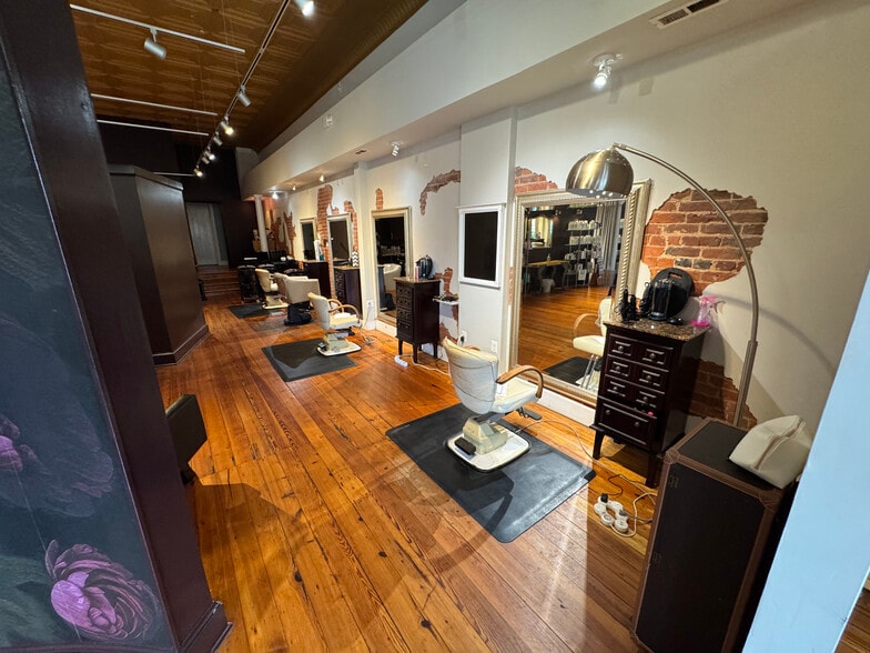 More Photos Of 51 E Lee St, Warrenton Storefront Retail Office For Sale