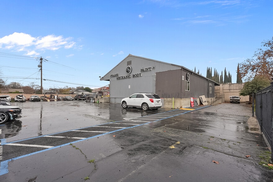 More Photos Of 1030 N Union St, Stockton Warehouse For Sale