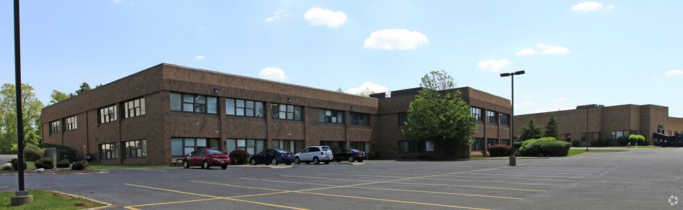 More Photos Of 8300 Dow Cir, Strongsville Light Distribution For Lease