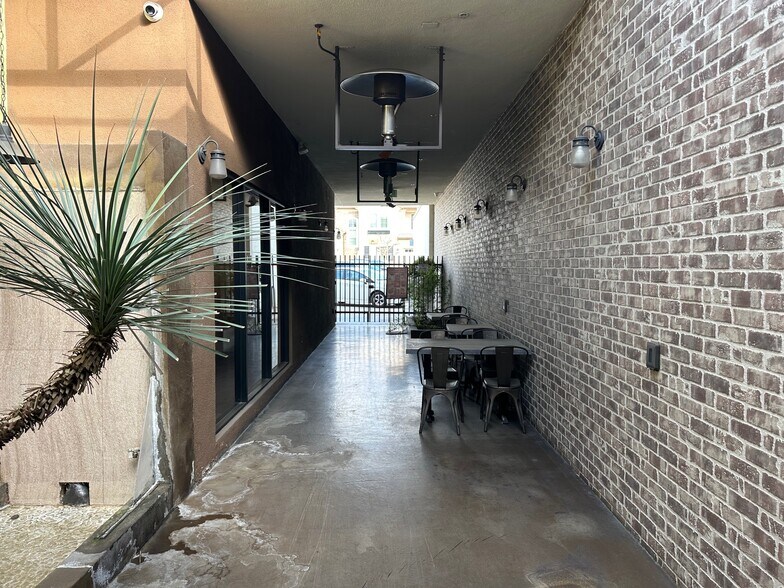 More Photos Of 9225 Las Tunas Dr, Temple City Storefront For Sale