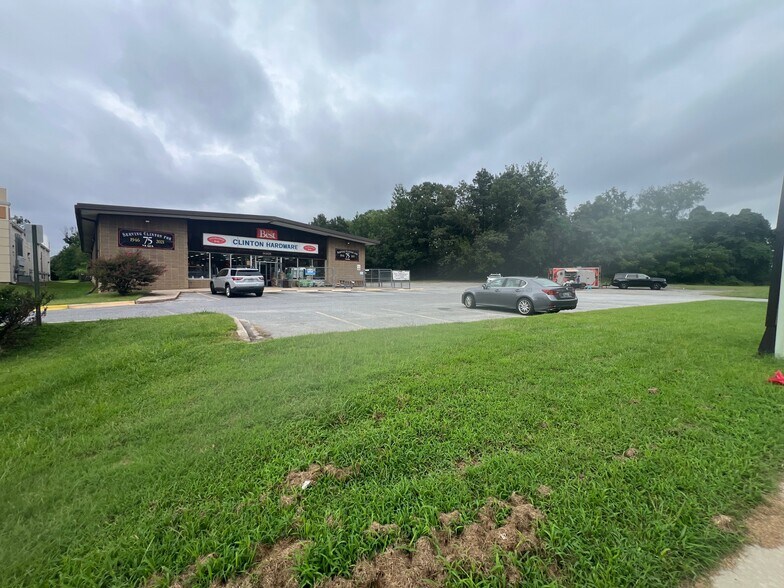 More Photos Of 9005 Woodyard Rd, Clinton Freestanding For Lease